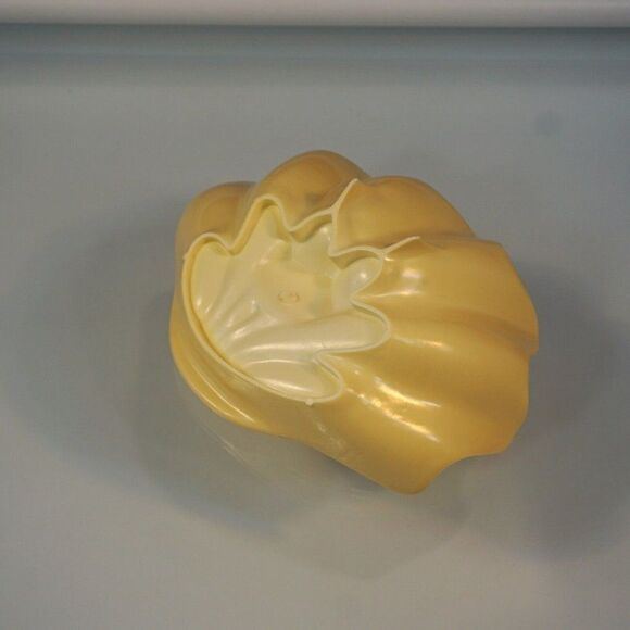 Vintage MCM Hard Plastic Decorative Clam Shell Bowl Serving Or Display 8.5 x 7 - Picture 7 of 8